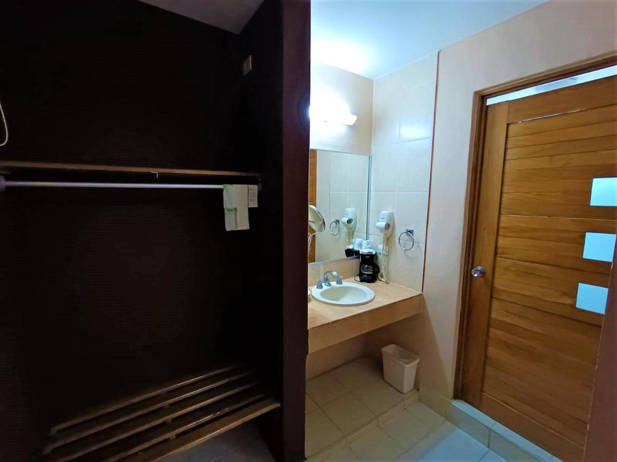 Hotel Santo Domingo Express Villahermosa Exterior photo